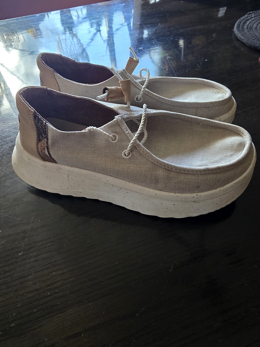 HEYDUDE Women's Wendy Peak Chambray Slip On Loafers 8w